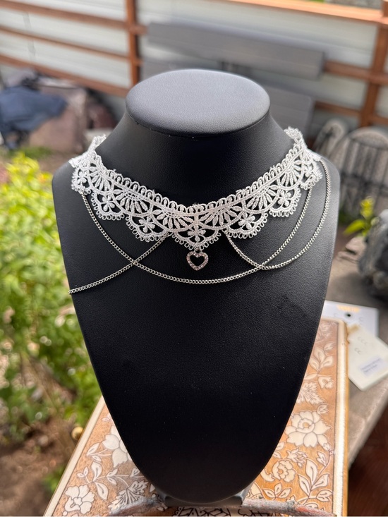 Jewelry - Silver Lace Multi-Layer Choker Necklace with Heart Pendant